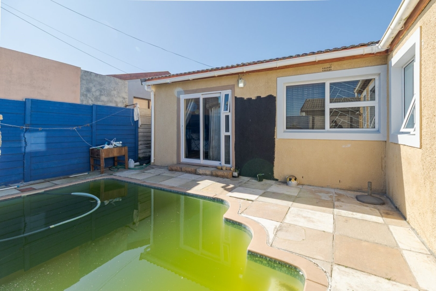 4 Bedroom Property for Sale in Strandfontein Western Cape